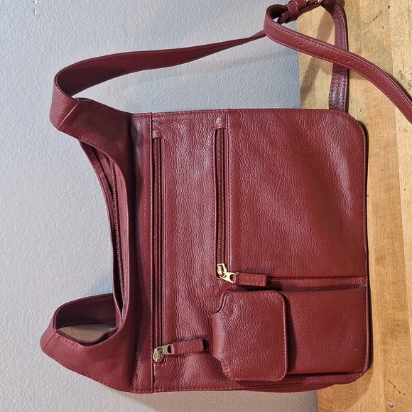 JP Ourse & Cie Red Berry Pebble Leather Travel Crossbody Bag Purse Hidden Wallet - Picture 1 of 13